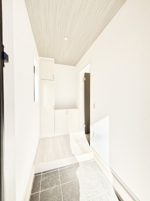 ���ց@���Ƒ��₨�q�l���C�����悭���o�}���ł��鉸�₩�ȕ��͋C�̌��ւł��B