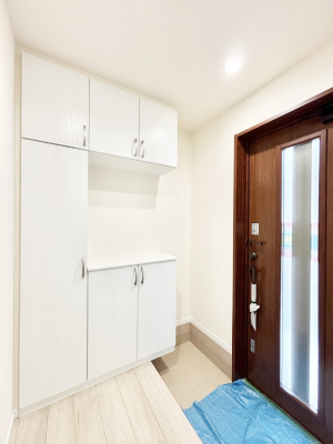 ���ց@�K���X�X���b�g�̓��������փh�A�������Ɍ���͂��Ă���܂�