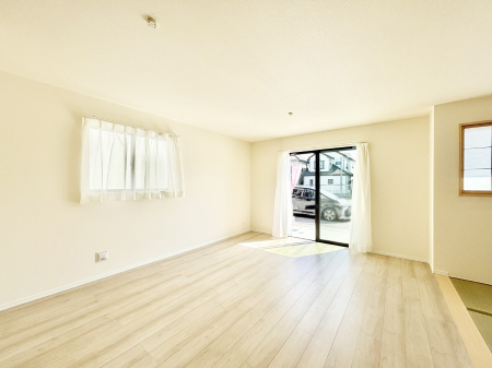 ���r���O�@�傫�ȑ����炽���Ղ�̗z���ƕ����������郊�r���O