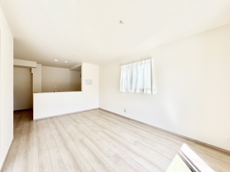 rO@Ƒ̓₩Șbŕ܂閾邢rO