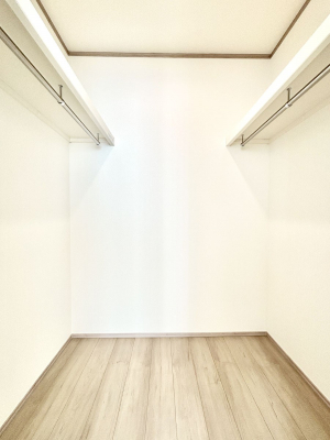 ̑@EH[NCN[[bgtŐԂLpł܂B