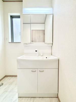 ʑEʏ@邢ʏ͖̐gxxyłႢłB