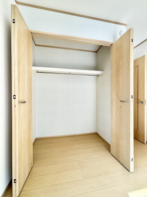 ���[�@�m���̃N���[�[�b�g�B���s��������̂Ō���̈ߗނ�����������܂�܂��B