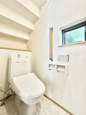 �g�C���@�g�C����1�K��2�K���ꂼ��ɔz�u����Ă��ĂƂĂ��֗��ł��B 