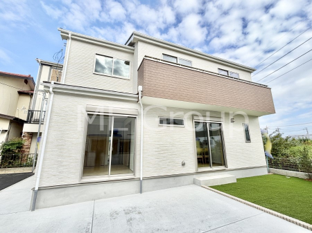 ���n�O�ώʐ^�@�����Ղ�̗z���ƊJ�����ɕ�܂�閾�邢�Z�܂�  