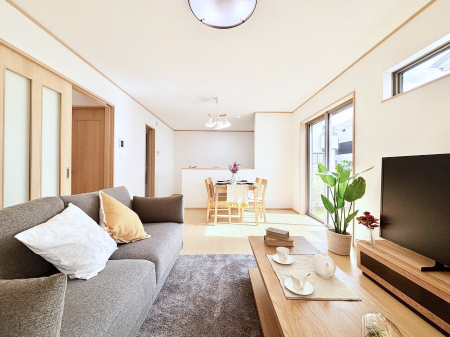 ���r���O�@�ǂ��ɂ��Ă��Ƒ��̂Ȃ������������R�~���j�P�[�V�������r���O�B 