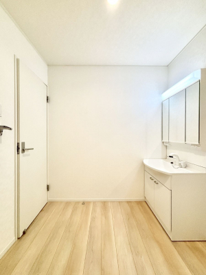 ʑEʏ@邢ʏ͖̐gxxyłႢłB