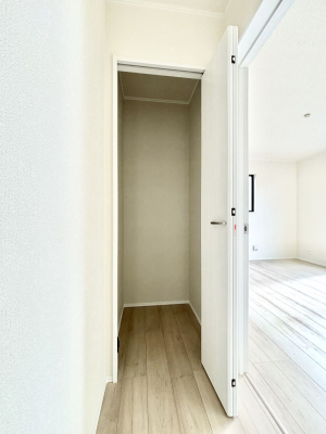 ���̑����ρ@�L�����[�B�|�������G�߂̏��������[���邱�Ƃ��ł��܂��B