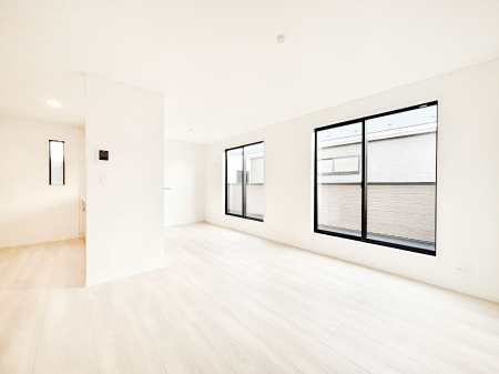 ̑ρ@Ƒ̏Ί炪RƐ܂ĂAȕ͋C̃_CjOɎdオĂ܂B