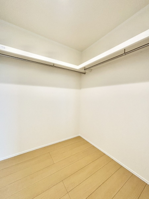 ̑@EH[NCN[[bgtŐԂLpł܂B