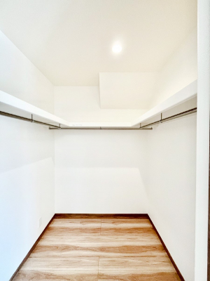 ̑@EH[NCN[[bgtŐԂLpł܂B