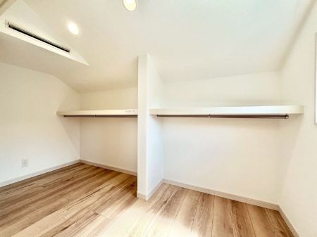 ̑@EH[NCN[[bgtŐԂLpł܂B