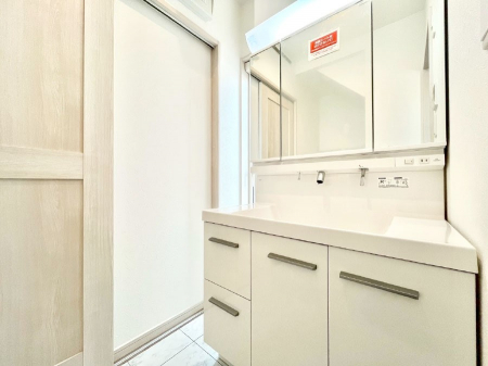 ʑEʏ@邢ʏ͖̐gxxyłႢłB