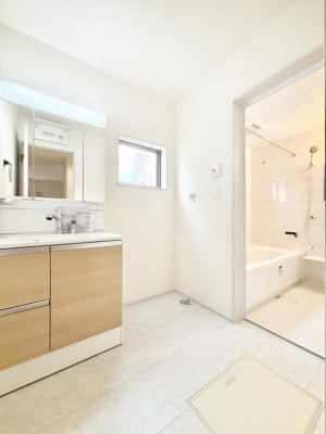 ���̑��@��Ƃ�̐��ʃX�y�[�X�Œ��̐g�x�x���X���[�Y��