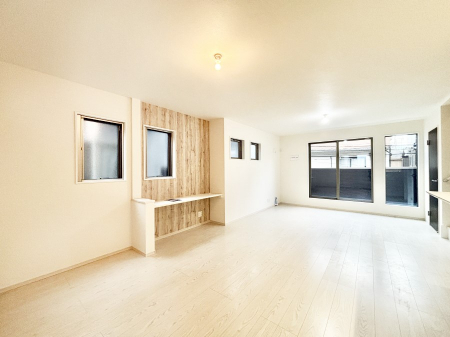 ̑ρ@Ƒ̏Ί炪RƐ܂ĂAȕ͋C̃_CjOɎdオĂ܂B