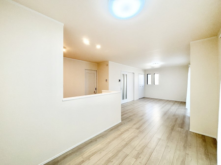 ���r���O�@�ǂ��ɂ��Ă��Ƒ��̂Ȃ������������R�~���j�P�[�V�������r���O�B 