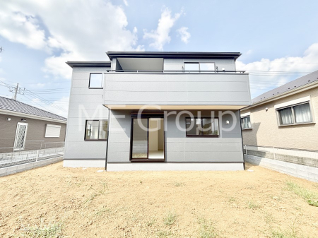 ���n�O�ώʐ^�@�������ꂽ�O�ρA�㎿�ȏZ��Ԃ��L���鎺���͉i�����S���ĉ߂�����Z���ł��B 