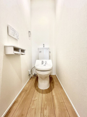 �g�C���@�g�C����1�K��2�K���ꂼ��ɔz�u����Ă��ĂƂĂ��֗��ł��B 