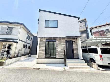 ���n�O�ώʐ^�@�������ꂽ�O�ρA�㎿�ȏZ��Ԃ��L���鎺���͉i�����S���ĉ߂�����Z���ł��B   