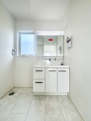 ʑEʏ@傫₷OʋŐʑ́AgȂ݃`FbN┧̂ɂ߂łB 