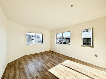 ���r���O�@�������������͋C�̂k�c�j�͉Ƒ��݂�Ȃ̉��K���