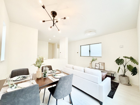 ���r���O�@��������̂����Q�K���r���O�̓v���C�x�[�g���������A���������ĕ�点�܂� 