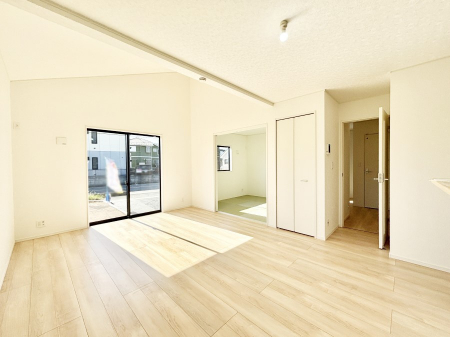 ̑ρ@אڂ̘aJ΂ɍLXԂ