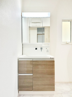 ʑEʏ@X^COɕ֗ȎOʋA~[LrlbgōׂXbL