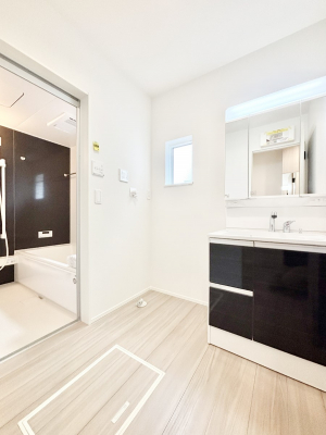 ̑@gxxX[YɂȂEߏ    @    