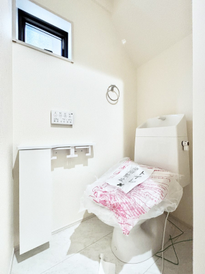 �g�C���@�g�C����1�K��2�K���ꂼ��ɔz�u����Ă��ĂƂĂ��֗��ł��B 