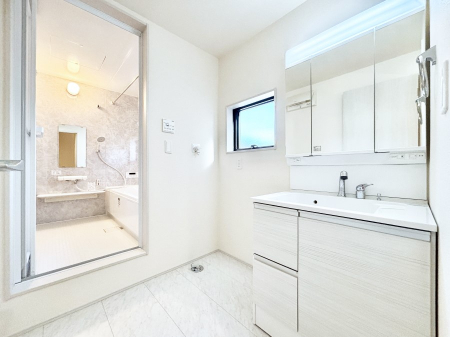 ���̑��@�L�X�Ƃ�Ƃ�̂��郉���h���[�X�y�[�X�B  