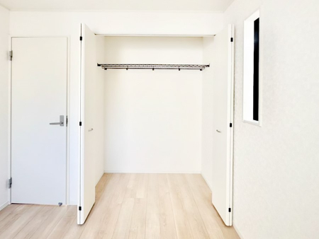 ���[�@�m���̃N���[�[�b�g�B���s��������̂Ō���̈ߗނ�����������܂�܂��B