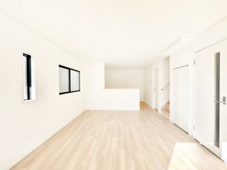 ���r���O�@�ǂ��ɂ��Ă��Ƒ��̂Ȃ������������R�~���j�P�[�V�������r���O�B