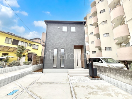 ���n�O�ώʐ^�@�������ꂽ�O�ρA�㎿�ȏZ��Ԃ��L���鎺���͉i�����S���ĉ߂�����Z���ł��B 