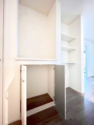 ���̑����ρ@���r���O���[�B�����Ɏ��[������ƕ����W�܂�LDK���X�b�L���Еt�������ł��ˁB  