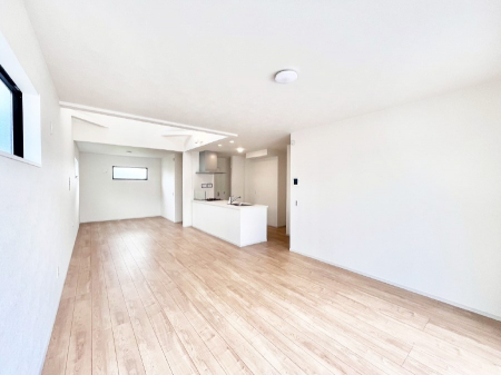 ���r���O�@�Z�ޕ��̌��������o�����A�C���e���A���l����̂��y���݂ȃ��r���O�ł��I   