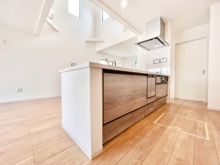 �L�b�`���@�I�[�v���ȃJ�E���^�[�L�b�`���͂��Ƒ��Ƃ̃R�~���j�P�[�V�������Ƃ�₷���ł��I