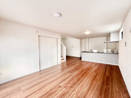 ���r���O�@�Z�ޕ��̌��������o�����A�C���e���A���l����̂��y���݂ȃ��r���O�ł�