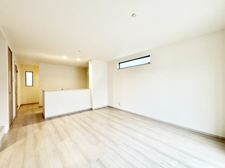 ���r���O�@���Ƒ��̓��₩�Șb�����ŕ�܂�閾�邢���r���O