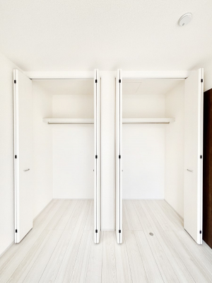 ���[�@�m���̃N���[�[�b�g�B���s��������̂Ō���̈ߗނ�����������܂�܂��B