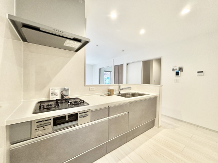 �L�b�`���@���������Ȃ���ł����Ƒ��Ƃ̉�b���y���߂�ΖʃL�b�`���@