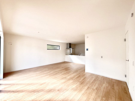 ���r���O�@�Z�ޕ��̌��������o�����A�C���e���A���l����̂��y���݂ȃ��r���O�ł��I 