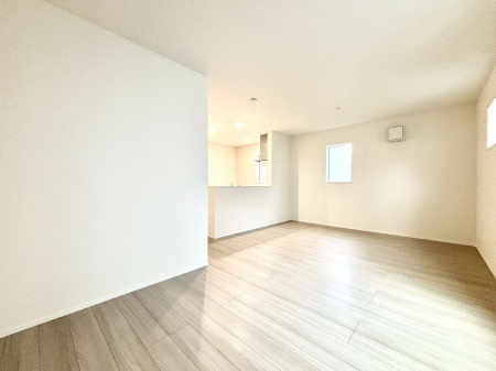 ���r���O�@�Z�ޕ��̌��������o�����A�C���e���A���l����̂��y���݂ȃ��r���O�ł��I 