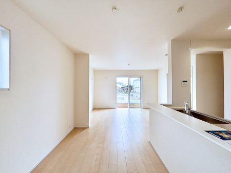 ̑ρ@Ƒ̏Ί炪RƐ܂ĂAȕ͋C̃_CjOɎdオĂ܂B