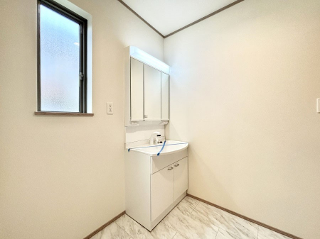 ʑEʏ@邢ʏ͖̐gxxyłႢłB