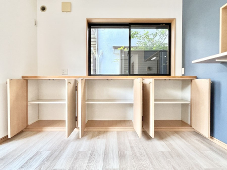 ̑ρ@rO[BɎ[ƕW܂LDKXbLЕtłˁB  