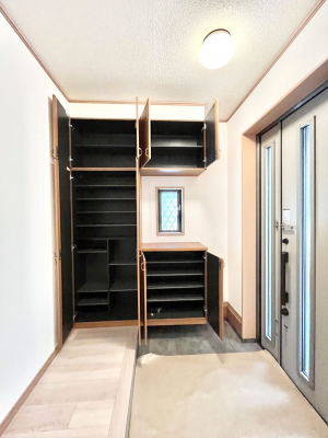 ̑ρ@Ղ[łV[Y{bNXŉƑŠCAւB  