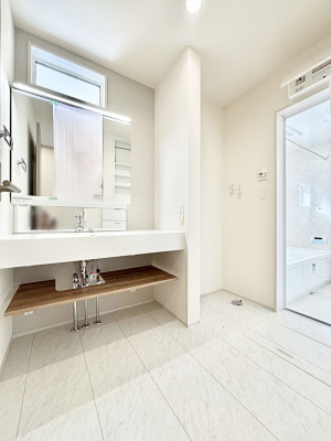 ̑@ʏ͂Ƃ̂Xy[XŁAgxx̃XLPASɗ]TĂłłB  