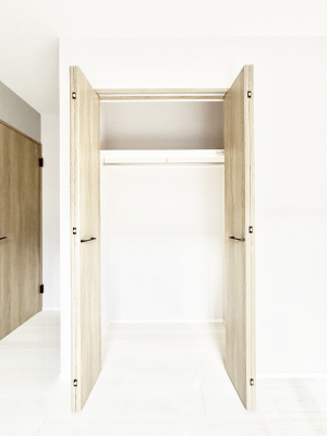 ���[�@�m���̃N���[�[�b�g�B���s��������̂Ō���̈ߗނ�����������܂�܂��B