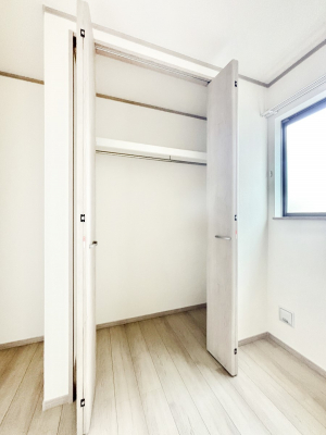 [@ߗނוȂǂ̎[ɕ֗ȃN[[bgtłB